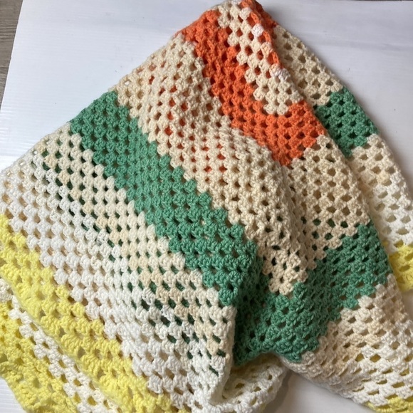 Handknit crochet Granny square throw - Picture 4 of 4
